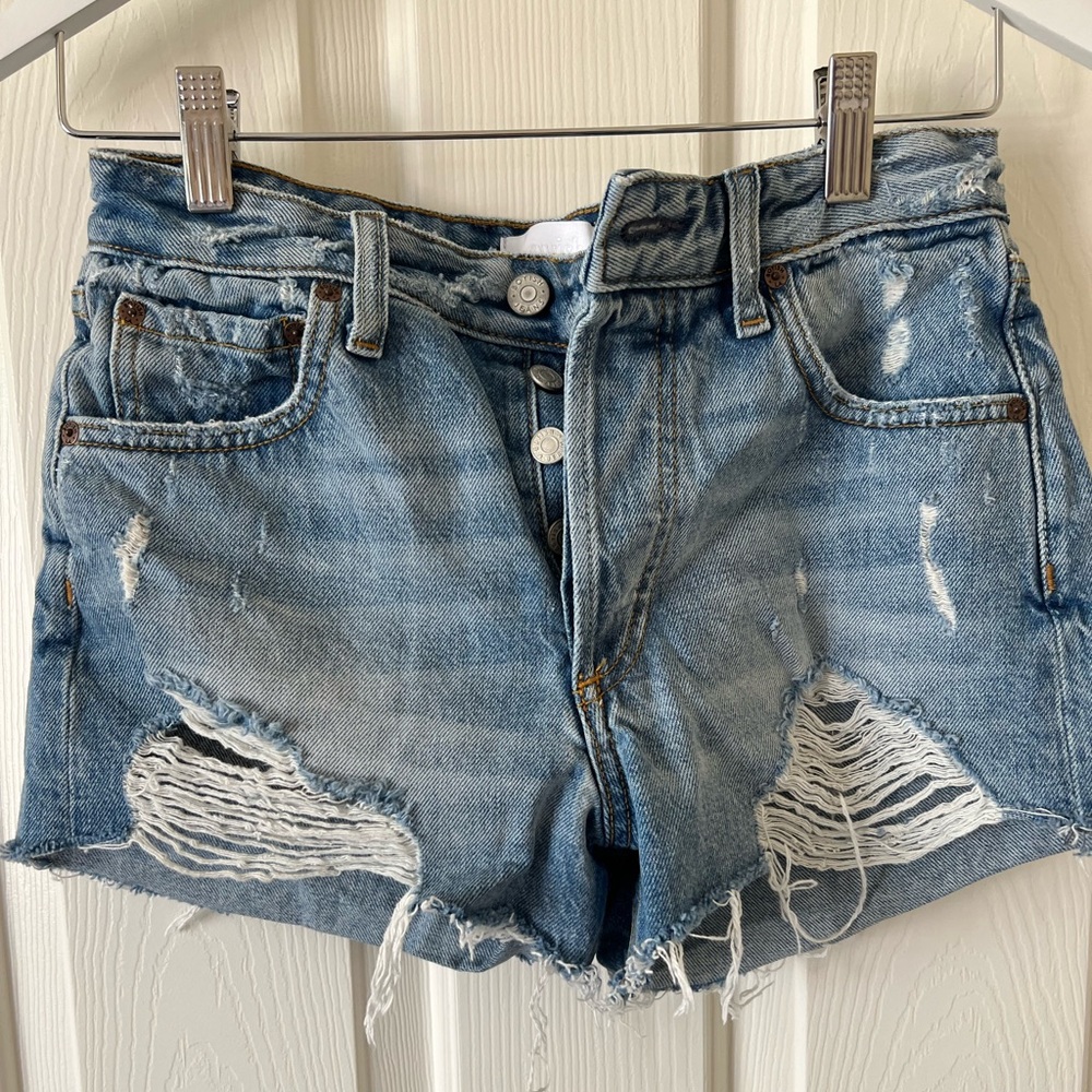 Boyish denim shorts